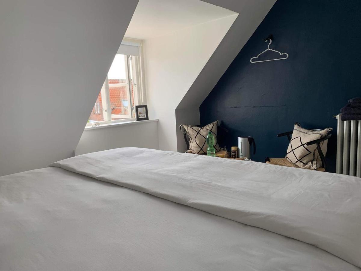 Room In A Danish Cottage With Garden View, 10 Min To Cph Gentofte Kültér fotó